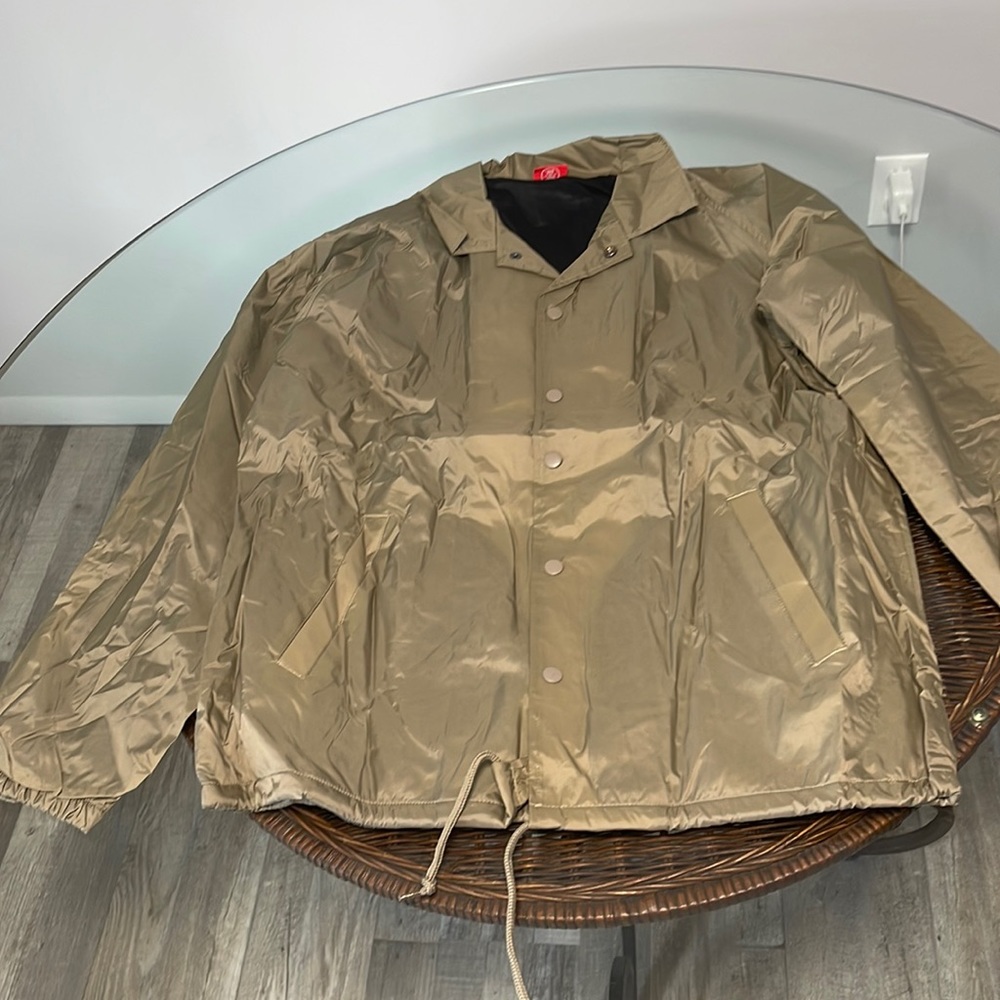 CLSC WINDBREAKER GREAT FOR SPRING!